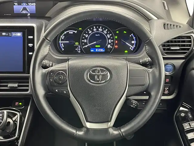 トヨタ ヴォクシー ハイブリッド ZS 煌Ⅲ 愛知県 2020(令2)年 8.2万km ブラック 純正10インチナビ/トヨタセーフティセンス/両側パワースライドドア/黒ハーフレザーシート/フルセグTV/バックカメラ/シートヒーター/前後ドライブレコーダー/ETC/クルーズコントロール/LEDオートライト/フォグランプ/コーナーセンサー/DVD/純正フロアマット/純正アルミホイール/禁煙車