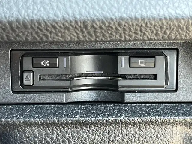 トヨタ ヴォクシー V 奈良県 2014(平26)年 7.4万km ブラック アルパインナビ/(AM/FM/CD/DVD/BT/USB/HDMI/SD/フルセグTV)/バックカメラ/アルパインフリップダウンモニター/片側パワースライドドア/オートライト/オートマチックハイビーム/ステアリングスイッチ/アイドリングストップ/純正フロアマット/電格ウインカーミラー