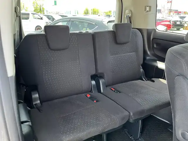 トヨタ ヴォクシー V 奈良県 2014(平26)年 7.4万km ブラック アルパインナビ/(AM/FM/CD/DVD/BT/USB/HDMI/SD/フルセグTV)/バックカメラ/アルパインフリップダウンモニター/片側パワースライドドア/オートライト/オートマチックハイビーム/ステアリングスイッチ/アイドリングストップ/純正フロアマット/電格ウインカーミラー