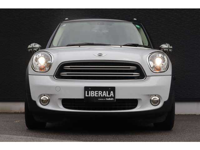 ＭＩＮＩ ミニ クロスオーバー クーパー D 大分県 2015(平27)年 8.3万km ライトホワイト 保証書/取扱説明書/スペアキー1本/社外ナビ/ワンセグテレビ/DVD再生機能有/Bluetooth/AUX/バックカメラ/電動格納ミラー/ユニオンジャックミラーカバー/フロント/リアフォグランプ/オートライト/全席シートカバー