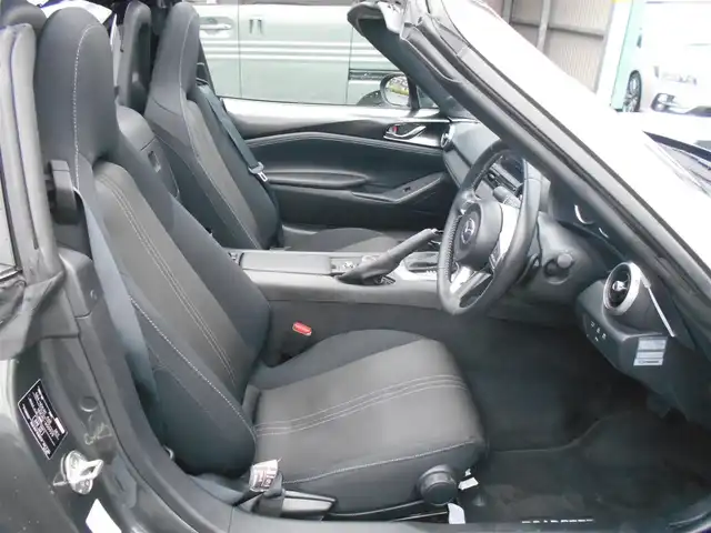 マツダ ロードスター ＲＦ S 福岡県 2021(令3)年 4.6万km マシーングレープレミアムM 　ロードスターRF・S　/車検R8年4月26日/ワンオーナー/新車時保証書・取扱説明書/リトラクタブルハードトップ/純正マツダコネクト・フルセグTV/bluetooth/メーカーOP CD/DVDプレーヤー/スマートキー×2・プッシュスタート/ステアリングスイッチ/クルーズコントロール/ドライブセレクション/オートLEDヘッドライト/オートワイパー/D・N席シートヒーター/ブラインドスポットモニター/リヤコーナーセンサー/純正アルミホイール17