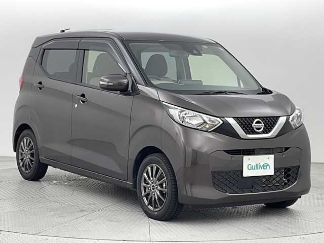 日産 デイズ X 新潟県 2023(令5)年 1.1万km アッシュブラウンM インテリジェントエマージェンシーブレーキ/純正メモリナビ/(AM/FM/SD/フルセグ/Bluetooth)/全方位モニター/LEDオートライト/純正アルミホイール付夏タイヤ積込/(155/65/R14/5mm)/クリアランスソナー/ステアリングリモコン/USBポート/スマートキー