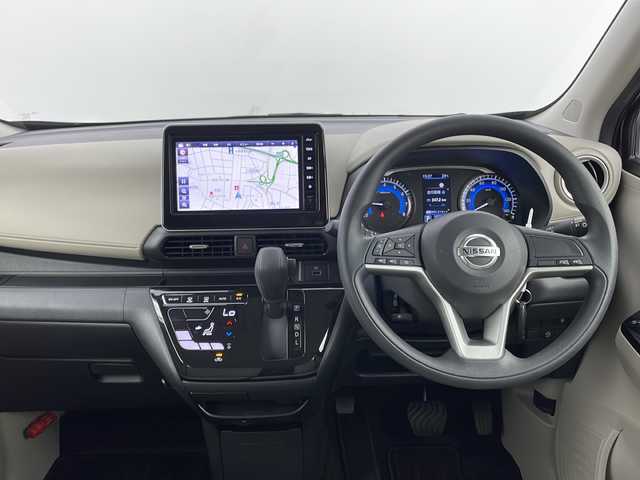 日産 デイズ X 新潟県 2023(令5)年 1.1万km アッシュブラウンM インテリジェントエマージェンシーブレーキ/純正メモリナビ/(AM/FM/SD/フルセグ/Bluetooth)/全方位モニター/LEDオートライト/純正アルミホイール付夏タイヤ積込/(155/65/R14/5mm)/クリアランスソナー/ステアリングリモコン/USBポート/スマートキー