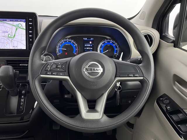 日産 デイズ X 新潟県 2023(令5)年 1.1万km アッシュブラウンM インテリジェントエマージェンシーブレーキ/純正メモリナビ/(AM/FM/SD/フルセグ/Bluetooth)/全方位モニター/LEDオートライト/純正アルミホイール付夏タイヤ積込/(155/65/R14/5mm)/クリアランスソナー/ステアリングリモコン/USBポート/スマートキー