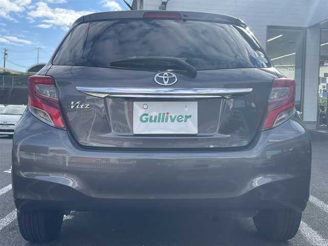 トヨタ ヴィッツ U 長崎県 2014(平26)年 5.2万km グレーメタリック 純正マルチナビ（AM/FM/ワンセグTV)/ブルートゥース/ステアリングスイッチ/フロアマット/オートライト/ドアバイザー/バックカメラ/D席シートヒーター/アイドリングストップ/ライトレベライザー