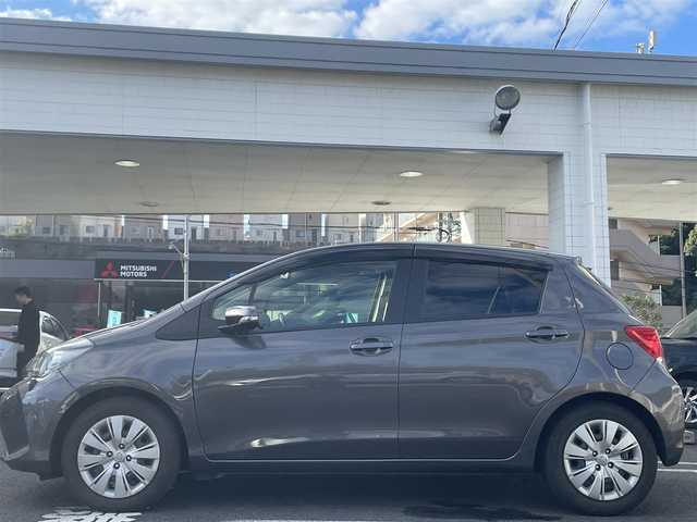 トヨタ ヴィッツ U 長崎県 2014(平26)年 5.2万km グレーメタリック 純正マルチナビ（AM/FM/ワンセグTV)/ブルートゥース/ステアリングスイッチ/フロアマット/オートライト/ドアバイザー/バックカメラ/D席シートヒーター/アイドリングストップ/ライトレベライザー