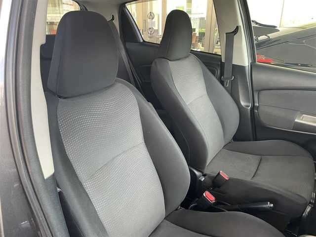 トヨタ ヴィッツ U 長崎県 2014(平26)年 5.2万km グレーメタリック 純正マルチナビ（AM/FM/ワンセグTV)/ブルートゥース/ステアリングスイッチ/フロアマット/オートライト/ドアバイザー/バックカメラ/D席シートヒーター/アイドリングストップ/ライトレベライザー