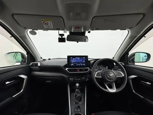 トヨタ ライズ Z 千葉県 2022(令4)年 1.6万km ブラックマイカメタリック ・純正9インチナビ/・Bluetooth/・全方位カメラ/・フルセグTV/・トヨタセーフティセンス/・衝突被害軽減システム/・レーンキープアシスト/・コーナーセンサー/・クルーズコントロール/・ブラインドスポットモニター/・オートライト/・オートマチックハイビーム/・LEDヘッドライト/・LEDフォグランプ/・シートヒーター/・ドライブレコーダー/・ETC2.0/・純正AW/・プッシュスタート/・スマートキー/・スペアキー