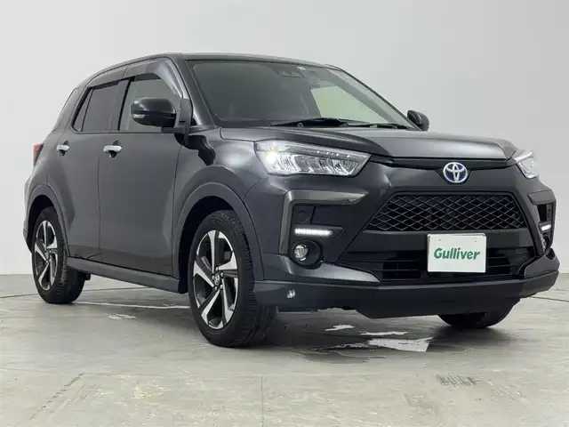 トヨタ ライズ Z 千葉県 2022(令4)年 1.6万km ブラックマイカメタリック ・純正9インチナビ/・Bluetooth/・全方位カメラ/・フルセグTV/・トヨタセーフティセンス/・衝突被害軽減システム/・レーンキープアシスト/・コーナーセンサー/・クルーズコントロール/・ブラインドスポットモニター/・オートライト/・オートマチックハイビーム/・LEDヘッドライト/・LEDフォグランプ/・シートヒーター/・ドライブレコーダー/・ETC2.0/・純正AW/・プッシュスタート/・スマートキー/・スペアキー