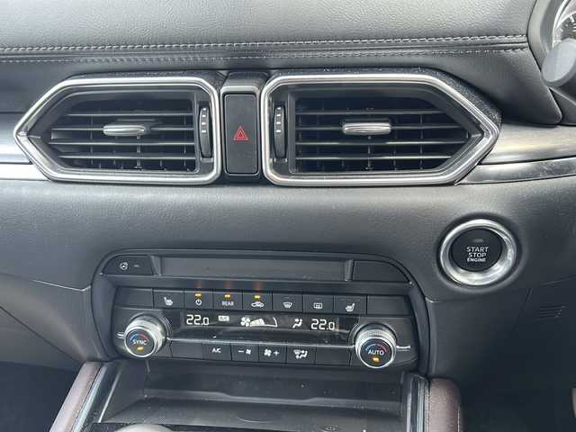 マツダ ＣＸ－８ 25S プロアクティブ 静岡県 2021(令3)年 2.9万km マシーングレープレミアムM 純正ナビ/・FM/・AM/・Bluetooth/・USB/・スマートフォン連携/・CD/DVD/・メモリーオーディオ/・フルセグTV/主要装備/・全席ＵＳＢ充電/・ワイヤレス充電/・１列目＋２列目シートヒーター/・後席オートエアコン/・フリップダウンモニター/・ハンドルヒーター/・パワーバックドア/・前後ドライブレコーダー/・ヘッドアップディスプレイ/・パーキングセンサー/・３６０°ビューモニター/・レーンキープアシスト/・SBS/SCBS/・ブラインドスポットモニタリング/・電動パーキング
