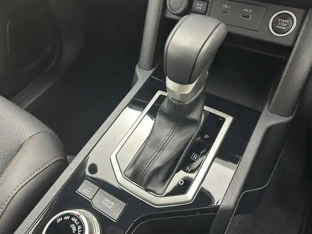 三菱 トライトン GSR 茨城県 2024(令6)年 0.7万km グレー 純正ディスプレイオーディオ/・ナビキット（機能）有り/フルセグ再生可/ステアリングヒーター/アラウンドビューモニター/レザーシート/シートヒーター/純正アルミホイール/純正フロアマット/コーナーセンサー前後/スペアキー
