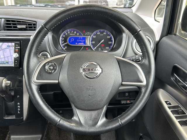 日産 デイズ ハイウェイスターG 静岡県 2015(平27)年 3.5万km プレミアムパープルP 純正ナビ/・フルセグTV/・CD/DVD/Bluetooth/ラジオ/主要装備/・全方位カメラ/・ドライブレコーダー/・ステアリングリモコン/・アイドリングストップ/・プッシュスタート/・スマートキー/・調光ミラー/・ETC/・HIDヘッドライト/・フォグランプ