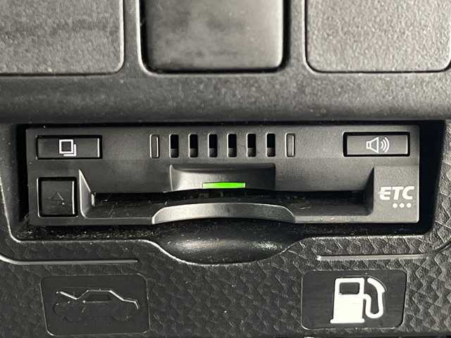 トヨタ ルーミー カスタムG－T 神奈川県 2021(令3)年 1万km パールホワイトⅢ 純正9インチSDナビ【NSZT-Y68T】/Bluetooth・CD・DVD・SD・フルセグTV/パノラミックビューモニター/スマートアシスト/アダプティブクルーズコントロール/両側パワースライドドア/スペアキー1本/シートヒーター/前後ドライブレコーダー/コーナーセンサー/ビルトインETC/純正フロアマット/純正15インチアルミホイール/LEDヘッドライト/オートマチックハイビーム/衝突回避支援ブレーキ機能/衝突警報機能/ふらつき警報/車線逸脱警報機能/サイドビューランプ/ブレーキ制御付誤発進抑制機能/路側逸脱警報/標識認識機能/アダプティブドライビングビーム