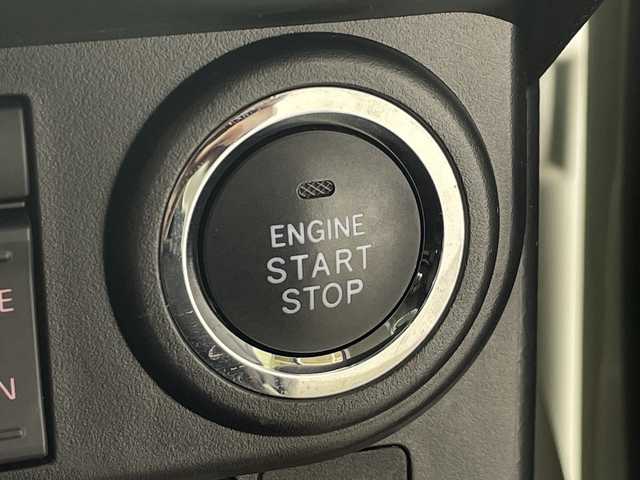 トヨタ ルーミー カスタムG－T 神奈川県 2021(令3)年 1万km パールホワイトⅢ 純正9インチSDナビ【NSZT-Y68T】/Bluetooth・CD・DVD・SD・フルセグTV/パノラミックビューモニター/スマートアシスト/アダプティブクルーズコントロール/両側パワースライドドア/スペアキー1本/シートヒーター/前後ドライブレコーダー/コーナーセンサー/ビルトインETC/純正フロアマット/純正15インチアルミホイール/LEDヘッドライト/オートマチックハイビーム/衝突回避支援ブレーキ機能/衝突警報機能/ふらつき警報/車線逸脱警報機能/サイドビューランプ/ブレーキ制御付誤発進抑制機能/路側逸脱警報/標識認識機能/アダプティブドライビングビーム