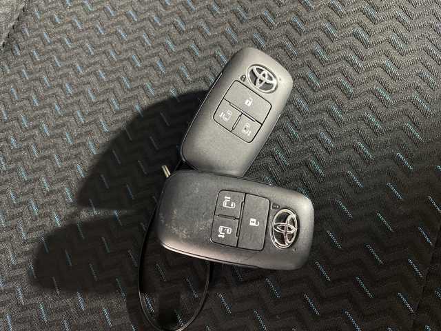 トヨタ ルーミー カスタムG－T 神奈川県 2021(令3)年 1万km パールホワイトⅢ 純正9インチSDナビ【NSZT-Y68T】/Bluetooth・CD・DVD・SD・フルセグTV/パノラミックビューモニター/スマートアシスト/アダプティブクルーズコントロール/両側パワースライドドア/スペアキー1本/シートヒーター/前後ドライブレコーダー/コーナーセンサー/ビルトインETC/純正フロアマット/純正15インチアルミホイール/LEDヘッドライト/オートマチックハイビーム/衝突回避支援ブレーキ機能/衝突警報機能/ふらつき警報/車線逸脱警報機能/サイドビューランプ/ブレーキ制御付誤発進抑制機能/路側逸脱警報/標識認識機能/アダプティブドライビングビーム