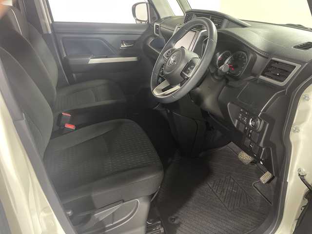 トヨタ ルーミー カスタムG－T 神奈川県 2021(令3)年 1万km パールホワイトⅢ 純正9インチSDナビ【NSZT-Y68T】/Bluetooth・CD・DVD・SD・フルセグTV/パノラミックビューモニター/スマートアシスト/アダプティブクルーズコントロール/両側パワースライドドア/スペアキー1本/シートヒーター/前後ドライブレコーダー/コーナーセンサー/ビルトインETC/純正フロアマット/純正15インチアルミホイール/LEDヘッドライト/オートマチックハイビーム/衝突回避支援ブレーキ機能/衝突警報機能/ふらつき警報/車線逸脱警報機能/サイドビューランプ/ブレーキ制御付誤発進抑制機能/路側逸脱警報/標識認識機能/アダプティブドライビングビーム