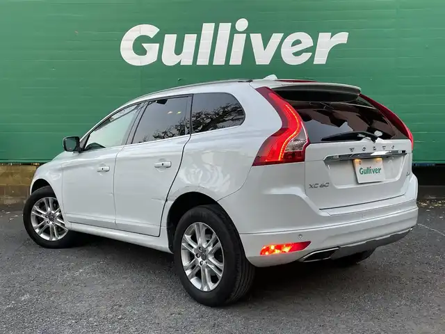ボルボ ＸＣ６０ D4 SE 東京都 2016(平28)年 7.1万km アイスホワイト レザーパッケージ/・革シート/・シートヒーター（運転席/助手席）/純正HDDナビ/・フルセグTV/Bluetooth/USB/ETC/パワーバックドア/純正１８インチアルミホイール/新車時保証書/取扱説明書