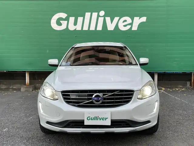 ボルボ ＸＣ６０ D4 SE 東京都 2016(平28)年 7.1万km アイスホワイト レザーパッケージ/・革シート/・シートヒーター（運転席/助手席）/純正HDDナビ/・フルセグTV/Bluetooth/USB/ETC/パワーバックドア/純正１８インチアルミホイール/新車時保証書/取扱説明書
