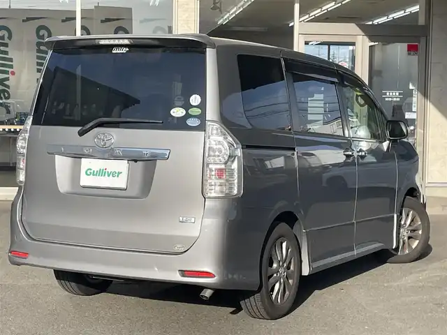 トヨタ ヴォクシー ZS 煌Ⅲ 宮城県 2012(平24)年 11.1万km アイスチタニウムマイカメタリック 登録時走行距離110779km/・純正ＳＤナビ/・フルセグテレビ/・バックカメラ/・両側パワースライドドア/・スマートキー/・プッシュスタート/・Ｂｌｕｅｔｏｏｔｈ/・純正アルミホイール/・パドルシフト/・純正ドアバイザー/・純正フロアマット/・ＥＴＣ