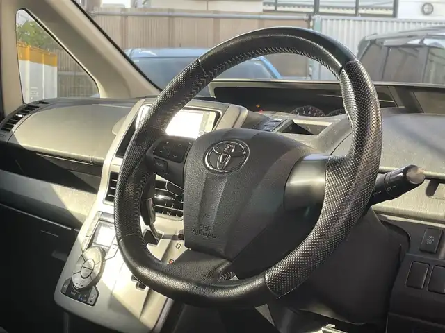 トヨタ ヴォクシー ZS 煌Ⅲ 宮城県 2012(平24)年 11.1万km アイスチタニウムマイカメタリック 登録時走行距離110779km/・純正ＳＤナビ/・フルセグテレビ/・バックカメラ/・両側パワースライドドア/・スマートキー/・プッシュスタート/・Ｂｌｕｅｔｏｏｔｈ/・純正アルミホイール/・パドルシフト/・純正ドアバイザー/・純正フロアマット/・ＥＴＣ