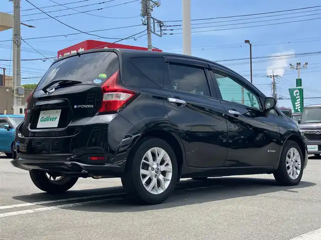 日産 ノート e－パワー X 静岡県 2018(平30)年 3.9万km スーパーブラック ////エンジンスタートボタン/パワーステアリング/パワーウィンドウ/取扱説明書/アイドリングストップ/スマートキー/スペアキー１本/オートエアコン/ETC/全方位カメラ/メモリナビ（CD/DVD/BT/フルセグ）/ドライブレコーダー/純正フロアマット/純正アルミホイール/ABS/横滑り防止装置/コーナーセンサー前後/レーンキープアシスト/オートライト/Wエアバック/衝突軽減システム
