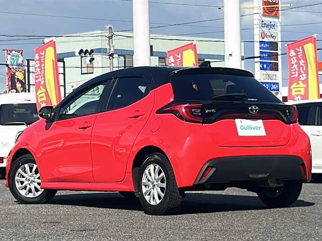 トヨタ ヤリス G 愛知県 2021(令3)年 4.1万km ブラック/コーラルクリスタルシャイン /禁煙//ワンオーナー//ディーラー整備記録簿R3.4.5.6.7//純正ナビ/フルセグTV/BT/MIRACAST//バックカメラ/前後ドラレコ/ビルトインETC//ステアリングスイッチ//純正14インチAW//クルーズコントロール//プリクラッシュ/ロードサインアシスト/レーントレーシングアシスト//パーキングサポートブレーキ/横滑り防止装置//プッシュスタート/スマートキー//LEDオートライト/オートハイビーム/ヘッドライトレベライザー//オートリトラウィンカーミラー//クリアランスソナー//純正フロアマット//純正ドアバイザー//新車時保証書//取扱説明書//スペアスマートキー有り