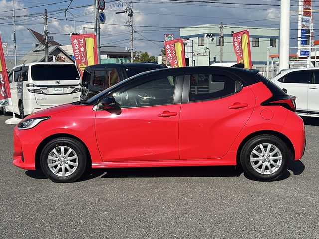トヨタ ヤリス G 愛知県 2021(令3)年 4.1万km ブラック/コーラルクリスタルシャイン /禁煙//ワンオーナー//ディーラー整備記録簿R3.4.5.6.7//純正ナビ/フルセグTV/BT/MIRACAST//バックカメラ/前後ドラレコ/ビルトインETC//ステアリングスイッチ//純正14インチAW//クルーズコントロール//プリクラッシュ/ロードサインアシスト/レーントレーシングアシスト//パーキングサポートブレーキ/横滑り防止装置//プッシュスタート/スマートキー//LEDオートライト/オートハイビーム/ヘッドライトレベライザー//オートリトラウィンカーミラー//クリアランスソナー//純正フロアマット//純正ドアバイザー//新車時保証書//取扱説明書//スペアスマートキー有り