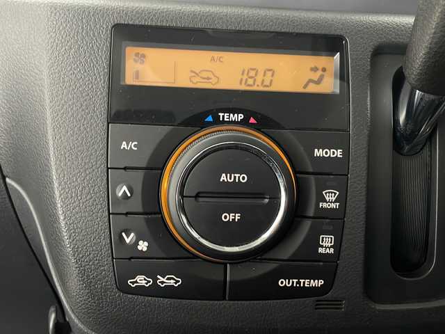 スズキ スペーシア X リミテッド 宮崎県 2015(平27)年 2万km パールホワイト 禁煙車/衝突被害軽減ブレーキ/純正ナビTV/（AUX/FMAM/ワンセグTV)/純正バックカメラ/純正キセノンオートライト/純正14インチアルミ/純正エアロ/純正ルーフエンドスポイラー/純正フロアマット/両側電動スライドドア/前席シートヒーター/オートエアコン/ウインカードアミラー/スマートキー/プッシュエンジンスタート/スペアキー/新車時保証書/取扱い説明書