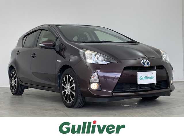 トヨタ アクア G 埼玉県 2014(平26)年 6.2万km ディープアメジストマイカメタリック 純正ナビ　バックカメラ　衝突軽減ブレーキ　ＥＴＣ　シートヒーター　社外アルミホイール　純正フロアマット　スマートキー　ステアリングスイッチ　プッシュスタート　スマートキー　オートライト　地デジフルセグ