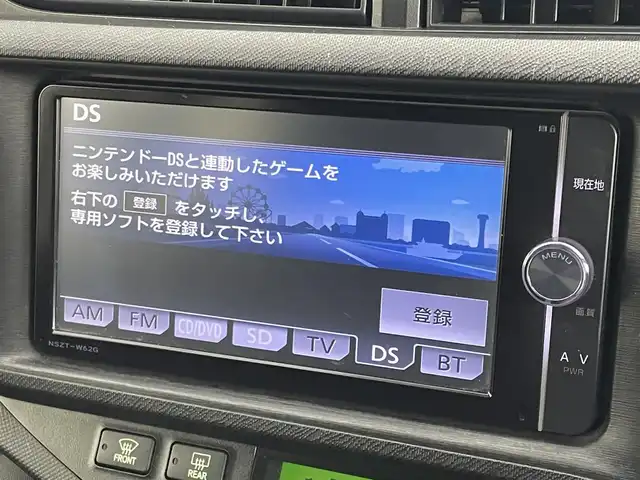 トヨタ アクア G 埼玉県 2014(平26)年 6.2万km ディープアメジストマイカメタリック 純正ナビ　バックカメラ　衝突軽減ブレーキ　ＥＴＣ　シートヒーター　社外アルミホイール　純正フロアマット　スマートキー　ステアリングスイッチ　プッシュスタート　スマートキー　オートライト　地デジフルセグ