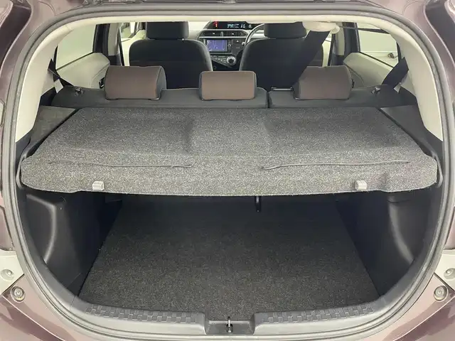 トヨタ アクア G 埼玉県 2014(平26)年 6.2万km ディープアメジストマイカメタリック 純正ナビ　バックカメラ　衝突軽減ブレーキ　ＥＴＣ　シートヒーター　社外アルミホイール　純正フロアマット　スマートキー　ステアリングスイッチ　プッシュスタート　スマートキー　オートライト　地デジフルセグ