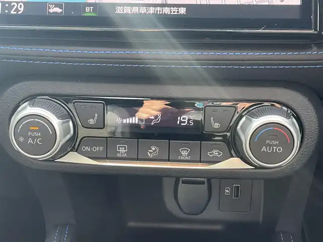 日産 キックス オーテック 滋賀県 2021(令3)年 1万km ピュアブラック 純正9インチナビ/Bluetooth/DVD/CD/SD/フルセグ/ビルトインETC/全方位カメラ/デジタルインナーミラー/コーナーセンサー（前後)/ドライブレコーダー/クルーズコントロール/LEDヘッドライト/プロパイロット/オーテック　合皮シート/シートヒーター/ルーフレール/純正フロアマット/プッシュスタート