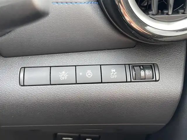 日産 キックス オーテック 滋賀県 2021(令3)年 1万km ピュアブラック 純正9インチナビ/Bluetooth/DVD/CD/SD/フルセグ/ビルトインETC/全方位カメラ/デジタルインナーミラー/コーナーセンサー（前後)/ドライブレコーダー/クルーズコントロール/LEDヘッドライト/プロパイロット/オーテック　合皮シート/シートヒーター/ルーフレール/純正フロアマット/プッシュスタート