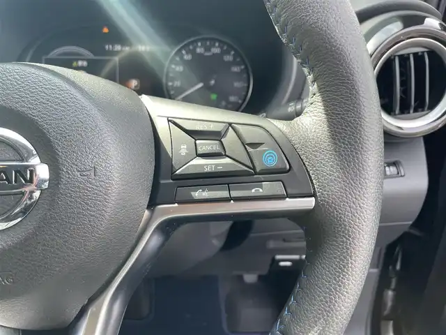 日産 キックス オーテック 滋賀県 2021(令3)年 1万km ピュアブラック 純正9インチナビ/Bluetooth/DVD/CD/SD/フルセグ/ビルトインETC/全方位カメラ/デジタルインナーミラー/コーナーセンサー（前後)/ドライブレコーダー/クルーズコントロール/LEDヘッドライト/プロパイロット/オーテック　合皮シート/シートヒーター/ルーフレール/純正フロアマット/プッシュスタート