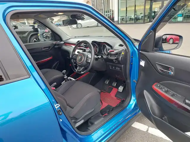 スズキ スイフト スポーツ セーフティPKG 東京都 2019(平31)年 4.1万km スピーディーブルーM 純正8インチナビ(CN-RZ846)/【FM/AM/SD/ipod/TV/USB/BT/DISC】/ビルトインETC/セーフティサポート/・デュアルセンサーブレーキサポート/・車線逸脱警報機能/・アダプティブクルーズコントロール/シートヒーター/LEDヘッドライト/フォグランプ/オートライト/USBポート/純正17インチAW/純正フロアマット/プッシュスタート/スマートキー/スペアキー/取扱説明書/保証書