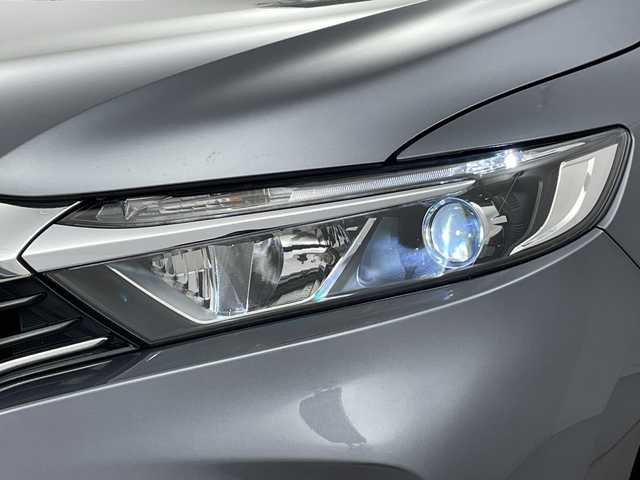 ホンダ シャトル ハイブリッド ホンダセンシング 新潟県 2020(令2)年 6.8万km シャイニンググレーM ホンダセンシング/　・衝突軽減ブレーキ/　・レーダークルーズコントロール/　・レーンキープアシスト/純正ディーラーOPナビ/バックカメラ/ビルトインETC/プッシュスタート/社外15インチアルミホイール/横滑り防止機能/電動格納ミラー/ウィンカーミラー/純正フロアマット/ドアバイザー