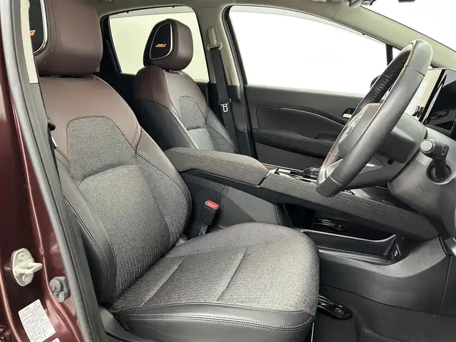 日産 オーラ G 福岡県 2022(令4)年 0.9万km バーガンディー 純正９型ナビ　/全方位カメラ　/ビルトインＥＴＣ２．０　/前後ドラレコ　/ＢＯＳＥサウンド　/ワイヤレス充電　/デジタルルームミラー　/ＡＣＣ　/プロパイロット　/コーナーセンサー　/エマージェンシーブレーキ　/ＢＳＭ
