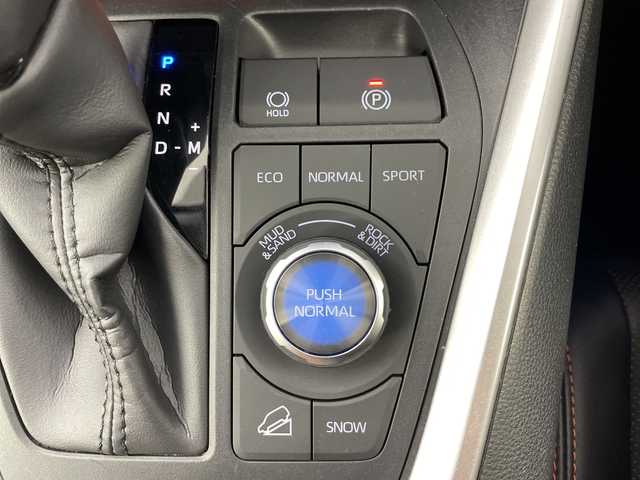 トヨタ ＲＡＶ４ アドベンチャー 道央・札幌 2023(令5)年 2.2万km グレーメタリック ・4WD/寒冷地仕様/・トヨタセーフティセンス/・レーダークルーズコントロール/・プリクラッシュセーフティ/・純正ディスプレイオーディオ/・フルセグTV/Buetooth/・Apple CarPlay/Android Auto/・寒冷地仕様/・バックカメラ/・オートハイビーム/・オートライト/LEDライト/・運転席/助手席シートヒーター・シートクーラー/・運転席パワーシート/・デジタルインナーミラー/・冬タイヤアルミホイール付き積込み/・アイドリングストップ/・ドアバイザー/・ETC