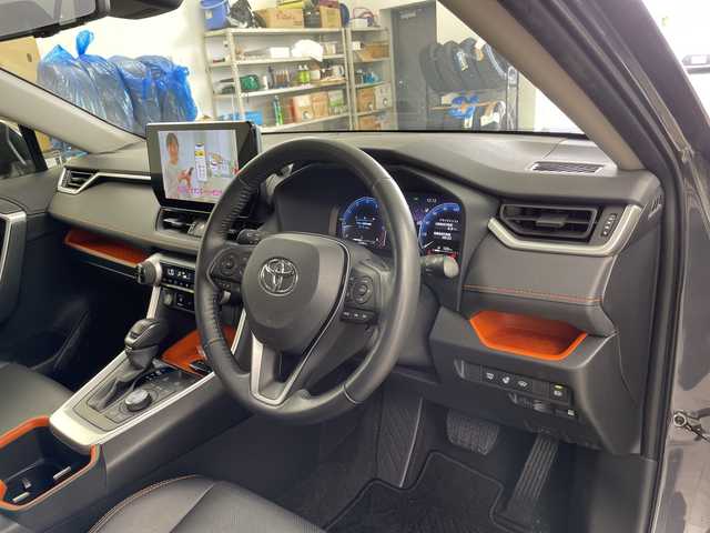 トヨタ ＲＡＶ４ アドベンチャー 道央・札幌 2023(令5)年 2.2万km グレーメタリック ・4WD/寒冷地仕様/・トヨタセーフティセンス/・レーダークルーズコントロール/・プリクラッシュセーフティ/・純正ディスプレイオーディオ/・フルセグTV/Buetooth/・Apple CarPlay/Android Auto/・寒冷地仕様/・バックカメラ/・オートハイビーム/・オートライト/LEDライト/・運転席/助手席シートヒーター・シートクーラー/・運転席パワーシート/・デジタルインナーミラー/・冬タイヤアルミホイール付き積込み/・アイドリングストップ/・ドアバイザー/・ETC