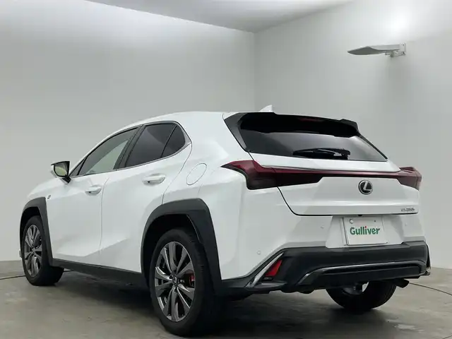 レクサス ＵＸ 250h Fスポーツ 岡山県 2023(令5)年 2.6万km ホワイトノーヴァガラスフレーク サンルーフ/黒レザーシート/純正１２．３インチディスプレイオーディオ/（Bluetooth/フルセグTV/Car play/USB）/三眼ＬＥＤオートヘッドライト/オートハイビーム/プリクラッシュセーフティ/レーダークルーズコントロール/アラウンドビューモニター/ビルトインＥＴＣ２．０/ドライブレコーダー（前後）/シートヒーター（D/N）/ステアリングヒーター/オートブレーキホールド/ブラインドスポットモニター/パドルシフト/踏み間違い防止機能/横滑り防止装置/純正18インチアルミホイール/コーナーセンサー（前後）/プッシュスタート/スマートキー×2