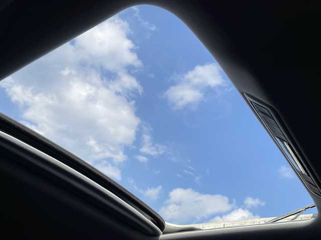 トヨタ アルファード S Cパッケージ 山梨県 2020(令2)年 4.2万km ホワイトパールクリスタルシャイン 純正ナビ　/フルセグTV　BT　Miracast/フリップダウンモニター/両側パワースライドドア/パワーバックドア/レーダークルコン/レザーシート/シートヒーター　エアシート/サンルーフ/前後コーナーセンサー/ステアリングヒーター/オートライト/デジタルインナーミラー/ウインカーミラー/LTA/PCS/PKSB/RCTA