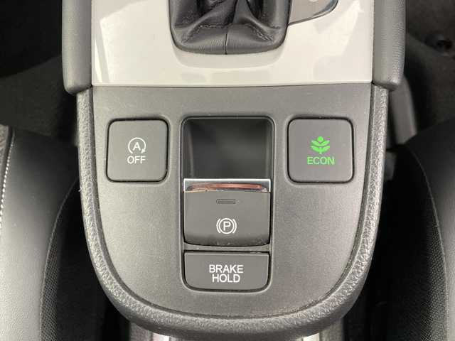 ホンダ フィット ホーム 道央・札幌 2021(令3)年 5.6万km プレミアムグラマラスブロンズP ・4WD/・ホンダセンシング/・アダプティブクルーズコントロール/・純正SDナビ/　　（フルセグTV/BT/CD/DVD）/・バックカメラ/・ステアリングスイッチ/・ワイパーデアイサー/・オートライト/LEDヘッドライト/・ecoモード/・パーキングセンサー/・前後ドライブレコーダー/・冬タイヤ積込/・横滑り防止機能/・ETC