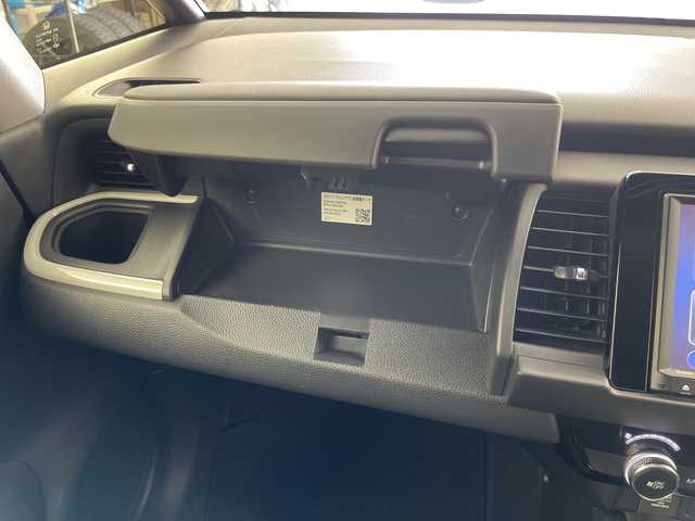 ホンダ フィット ホーム 道央・札幌 2021(令3)年 5.6万km プレミアムグラマラスブロンズP ・4WD/・ホンダセンシング/・アダプティブクルーズコントロール/・純正SDナビ/　　（フルセグTV/BT/CD/DVD）/・バックカメラ/・ステアリングスイッチ/・ワイパーデアイサー/・オートライト/LEDヘッドライト/・ecoモード/・パーキングセンサー/・前後ドライブレコーダー/・冬タイヤ積込/・横滑り防止機能/・ETC