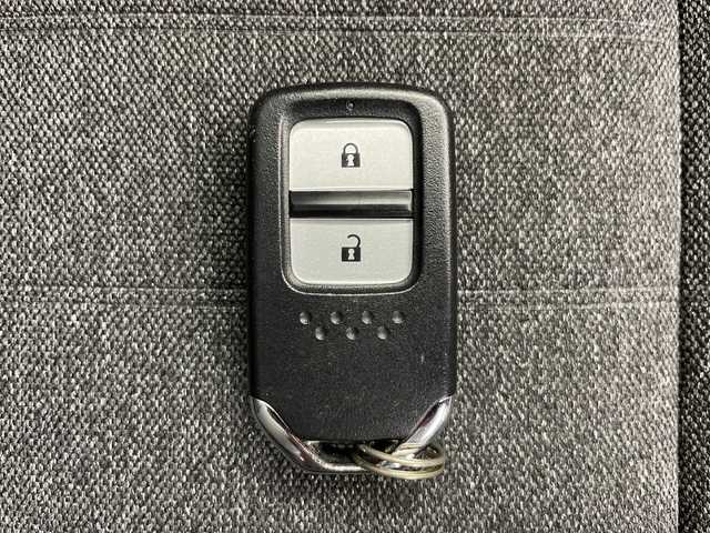 ホンダ フィット ホーム 道央・札幌 2021(令3)年 5.6万km プレミアムグラマラスブロンズP ・4WD/・ホンダセンシング/・アダプティブクルーズコントロール/・純正SDナビ/　　（フルセグTV/BT/CD/DVD）/・バックカメラ/・ステアリングスイッチ/・ワイパーデアイサー/・オートライト/LEDヘッドライト/・ecoモード/・パーキングセンサー/・前後ドライブレコーダー/・冬タイヤ積込/・横滑り防止機能/・ETC