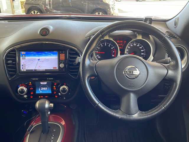 日産 ジューク 15RX タイプV 福島県 2013(平25)年 10.6万km ラディアントレッド 登録時走行距離：105148km/純正SDナビ/ (ワンセグTV/CD/AUX/iPod/VTR/AM/FM)/バックカメラ/プッシュスタート/ETC/社外デジタルインナーミラー/純正フロアマット/社外16インチAW/ハロゲンヘッドライト/フォグランプ/ドアバイザー/オートライト/スマートキー/スペアキー×１/保証書/取扱説明書