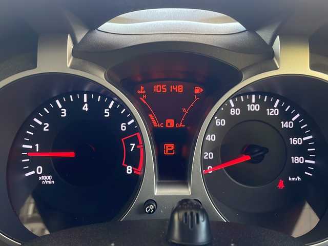 日産 ジューク 15RX タイプV 福島県 2013(平25)年 10.6万km ラディアントレッド 登録時走行距離：105148km/純正SDナビ/ (ワンセグTV/CD/AUX/iPod/VTR/AM/FM)/バックカメラ/プッシュスタート/ETC/社外デジタルインナーミラー/純正フロアマット/社外16インチAW/ハロゲンヘッドライト/フォグランプ/ドアバイザー/オートライト/スマートキー/スペアキー×１/保証書/取扱説明書