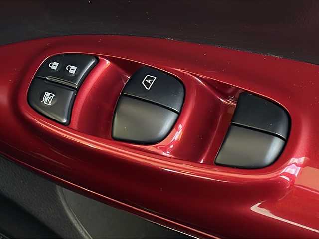 日産 ジューク 15RX タイプV 福島県 2013(平25)年 10.6万km ラディアントレッド 登録時走行距離：105148km/純正SDナビ/ (ワンセグTV/CD/AUX/iPod/VTR/AM/FM)/バックカメラ/プッシュスタート/ETC/社外デジタルインナーミラー/純正フロアマット/社外16インチAW/ハロゲンヘッドライト/フォグランプ/ドアバイザー/オートライト/スマートキー/スペアキー×１/保証書/取扱説明書