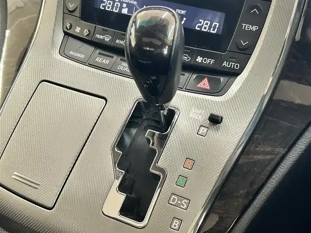 トヨタ アルファードハイブリット SR 道央・札幌 2013(平25)年 13.7万km ブラック ・4WD/・ALPINE9インチナビ/・フルセグTV/DVD/CD/SD/BT/・バックカメラ/・サンルーフ/・ALPINEリヤフリップダウンモニター/・両側パワースライドドア/・AC100V1500W電源/・クルーズコントロール/・パーキングセンサー/・AFS/・ETC/・ダウンサス/・前席パワーシート/・LEDヘッドライト/・LEDフォグ/・プッシュスタート/・スマートキー/・ドアバイザー/・電格ミラー