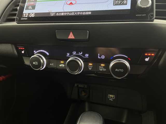 ホンダ フィット e:HEVリュクス 愛知県 2020(令2)年 4.8万km ルナシルバーM ／純正９インチナビ/／ＣＤ　ＤＶＤ　ＢＴ　ＳＤ　ＦＭ　ＡＭ/／フルセグＴＶ/／ホンダコネクト/／バックカメラ/／ETC/／ホンダセンシング/／アダプティブクルーズコントロール/／衝突被害軽減システム/／スマートキー/／スペアキー/／ハーフレザーシート/／前席シートヒーター/／ステアリングヒーター/／前後コーナーセンサー/／純正フロアマット/／電動パーキングブレーキ/／ドアバイザー/／LEDオートヘッドライト/／純正フォグランプ