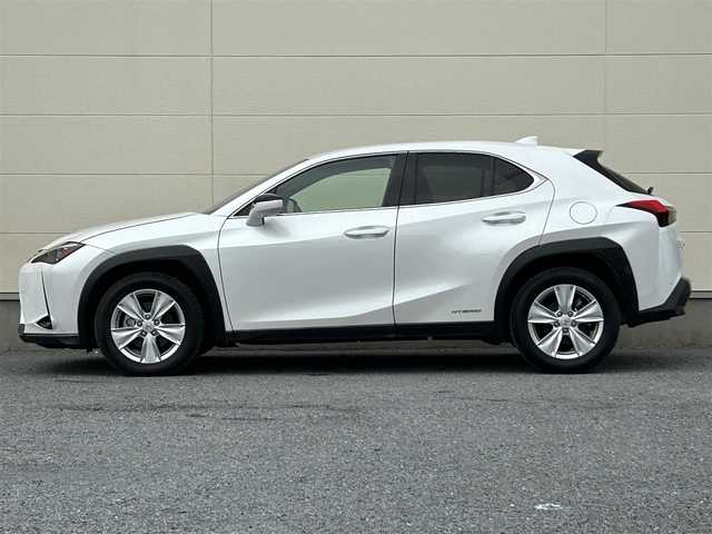 レクサス ＵＸ 250h バージョンC 茨城県 2020(令2)年 5.2万km ソニッククォーツ 革巻きステアリング/ステアリングヒーター/ステアリングスイッチ/メーカーナビ/パノラミックビューカメラ/三眼LEDヘッドライト/BSM/レザーシート/パワーバックドア/レーダークルーズコントロール/レクサスセーフティセンス/シートヒーター/パワーメモリーシート/ETC